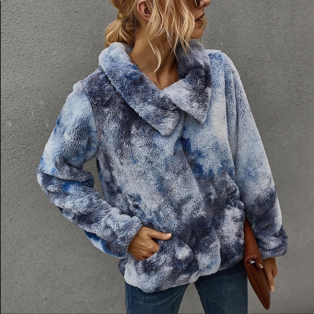 💥NWT💥 Dark Blue Tie Dye Sherpa Fleece Pullover - Picture 4 of 13